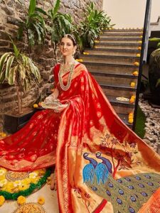 Women's Paithani Silk Blend Woven Saree